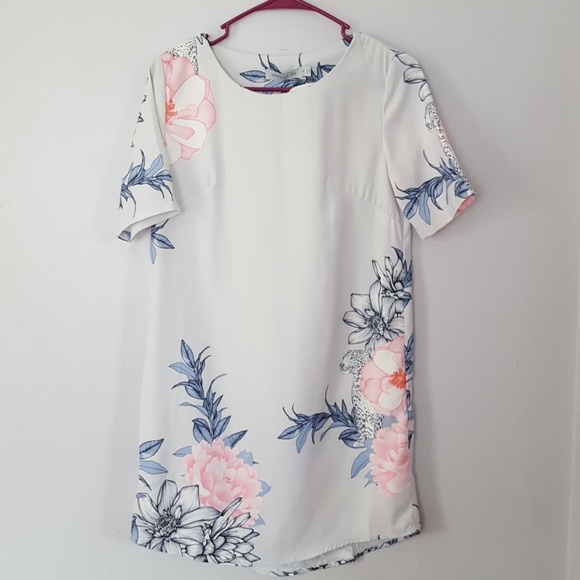 white closet Dresses & Skirts - White closet blue floral sleeve dress size 6